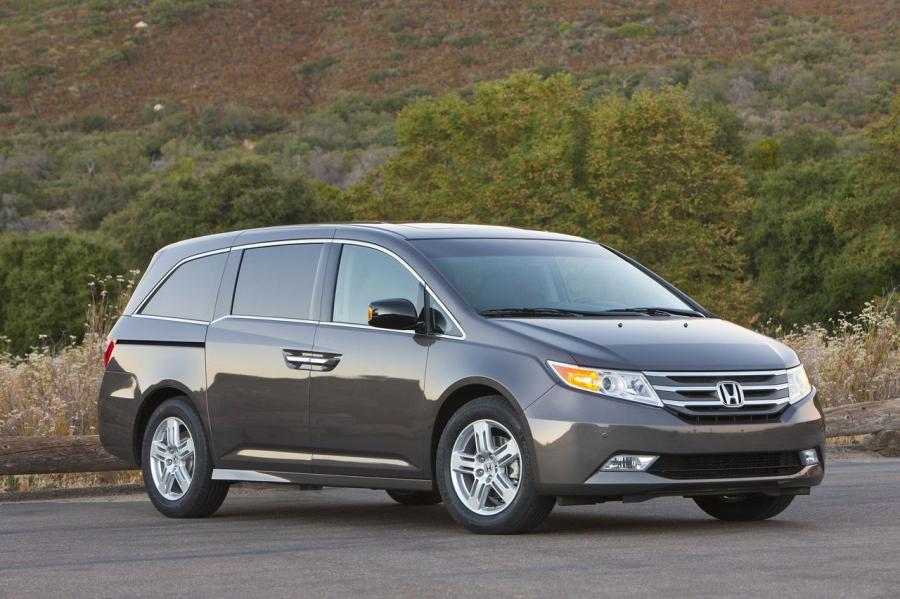  Honda Odyssey Touring Elite 2011 года  (фото 3 из 19)